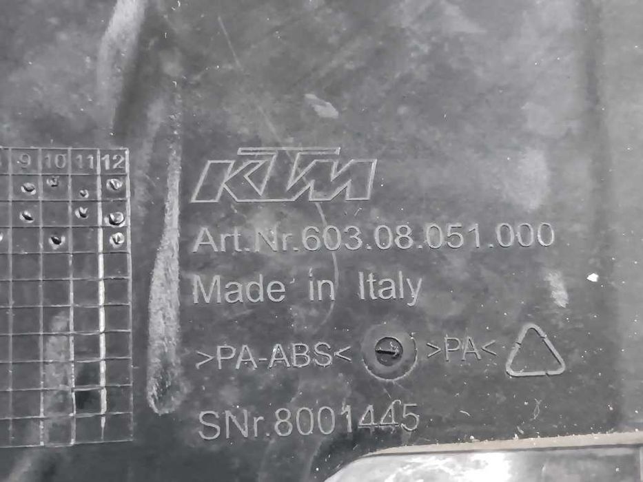 Carenagem direita do depósito KTM 1050 / 1090 / 1190 Adventure
