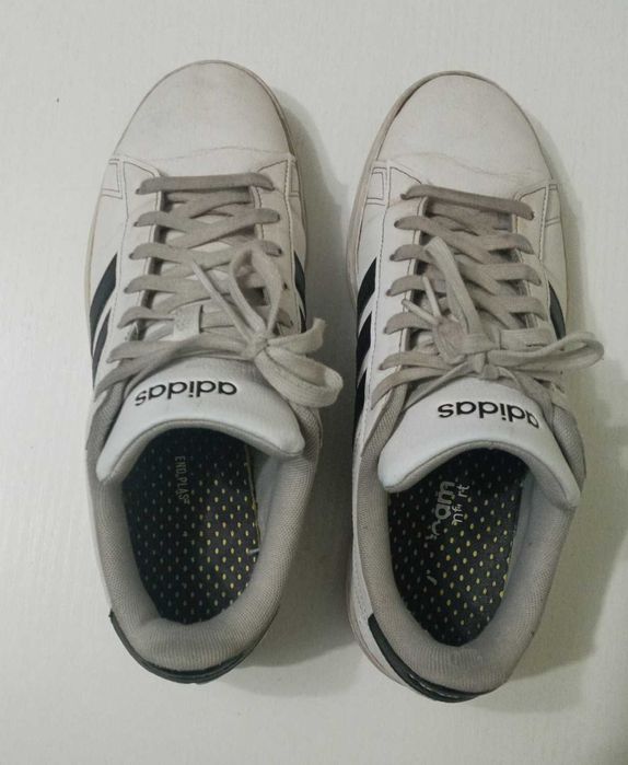 Кроссовки Adidas белые кожа длина по стельке 26 см