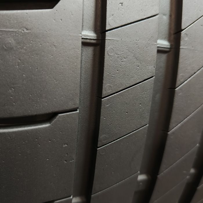 235/35/19 XL Sprzedam parę opon letnich Bridgestone