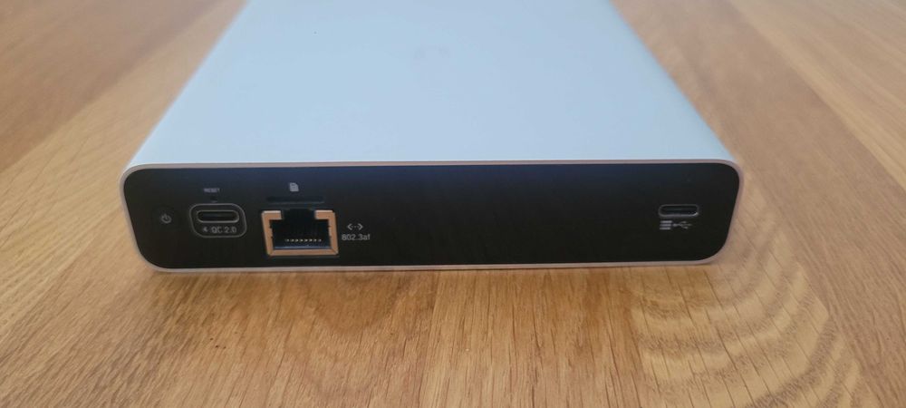 Sprzedam Ubiquiti UniFi Controller Cloud Key G2 Plus (kontroler AP) - dysk 1TB
