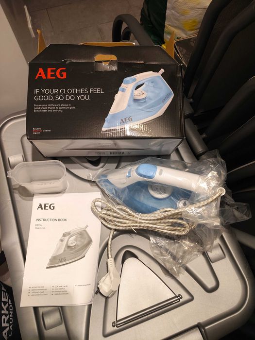 Ferro a vapor AEG Easyline DB1730, 2300W, novo