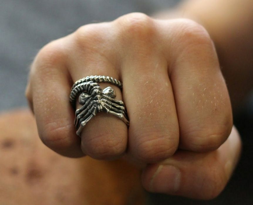 Anel Facehugger em Prata