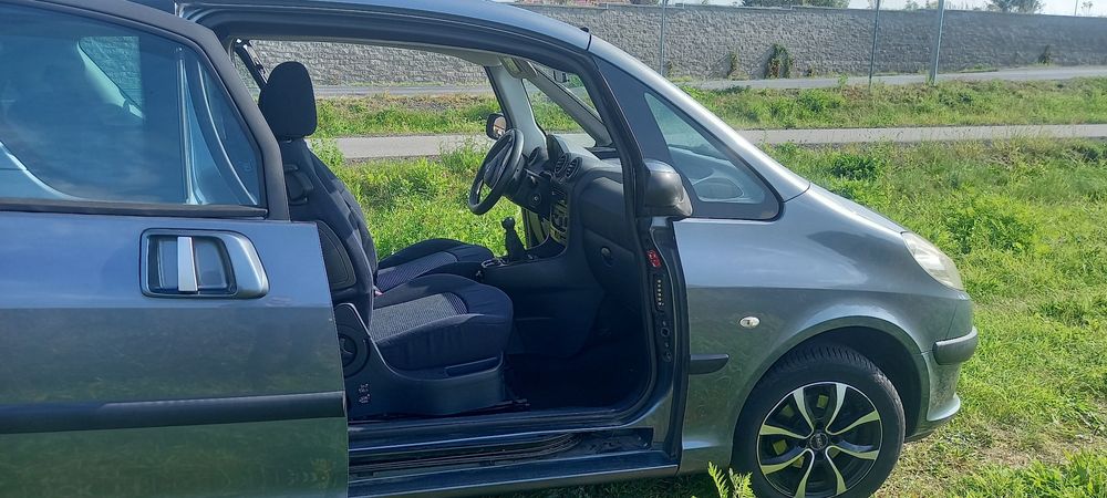 Super oszczędne Auto 178 tys. Oryginalny przebieg