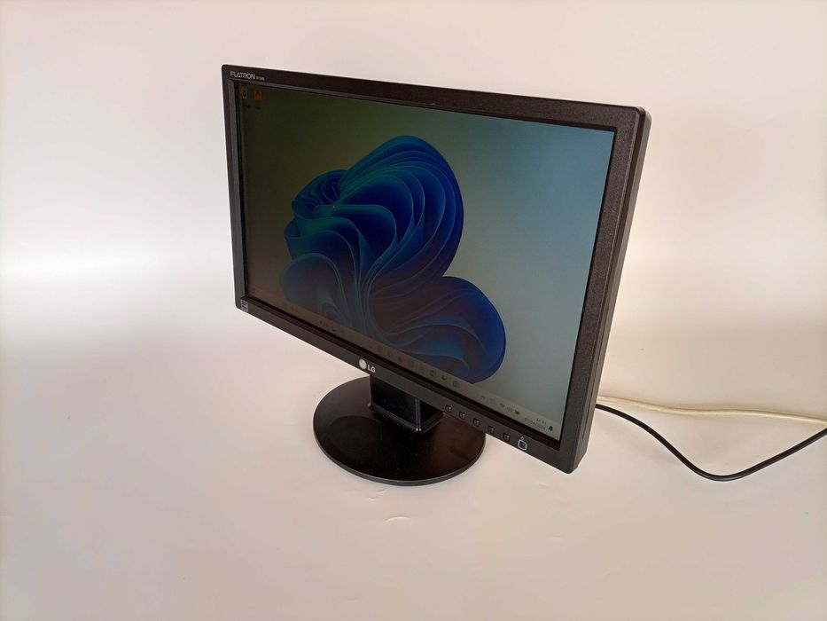 Monitor LG Flatron W1946S-BF de 18,5 polegadas446762013143214082