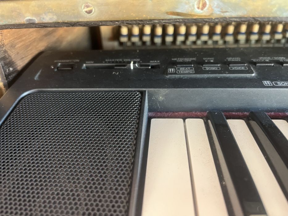 Piano muito antigo portugues
