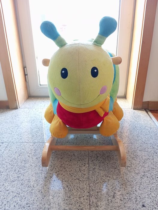 Baloiço em Peluche (Lagarta de Moni, um peluche de baloiço)