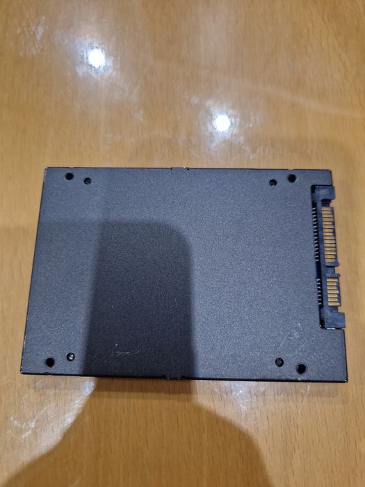 SSD Kingston  480gb  sata3 Стан гарний для ноутбука або ПК