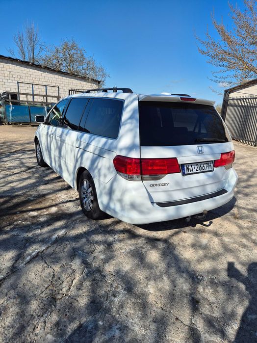 Honda Odyssey - gaz, hak, 8 osób - sprawdź!