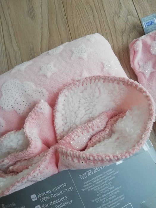 Nowe dekoracyjne poszewki na poduszki koc 120x150 pudrowy róż chmurki