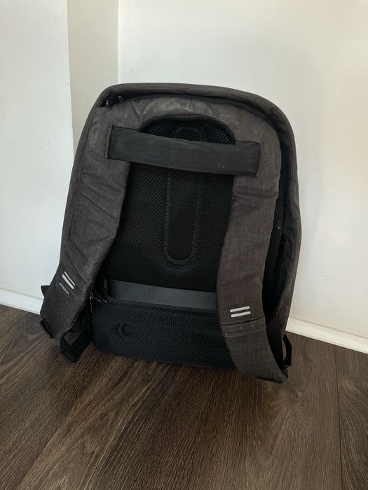 Рюкзак-антизлодій Bobby Hero Regular Оригінал  чорний