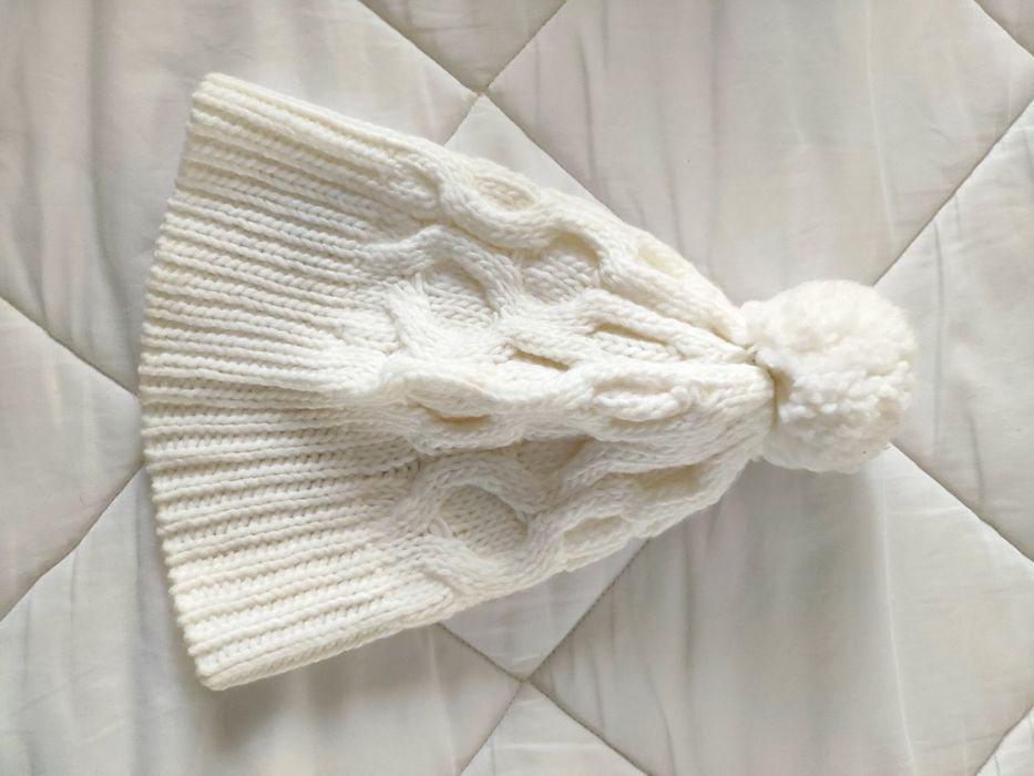 Cachecol e gorro branco