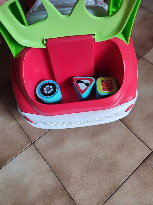 Carro Andador Clementoni
Usado sozinho ou com a ajuda de um adulto