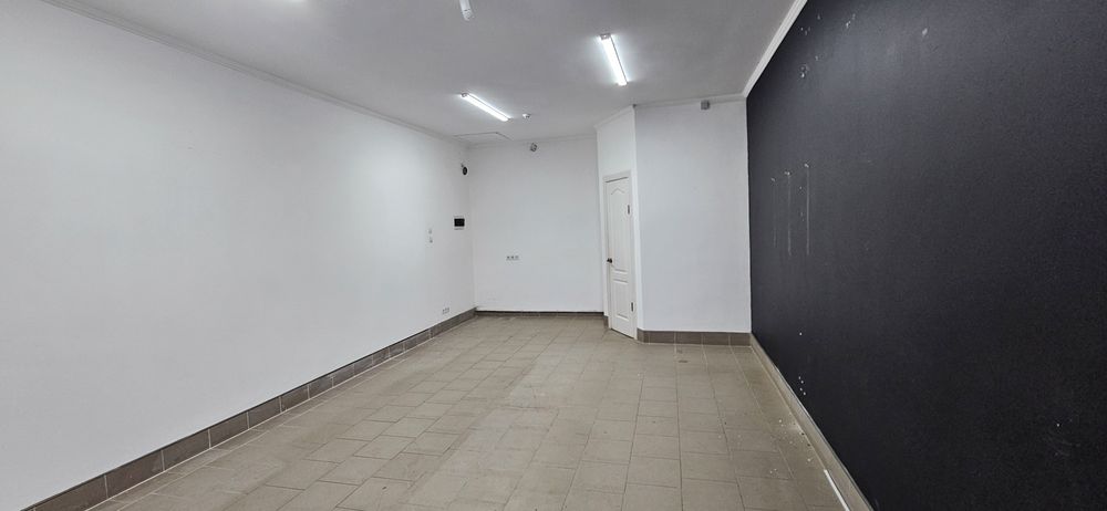Оренда комерційного приміщення, вул. Марка Черемшини, 1к