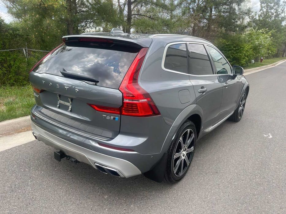 Volvo XC60      2018