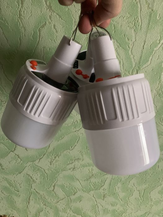 Ліхтар-лампа з сонячною зарядкою