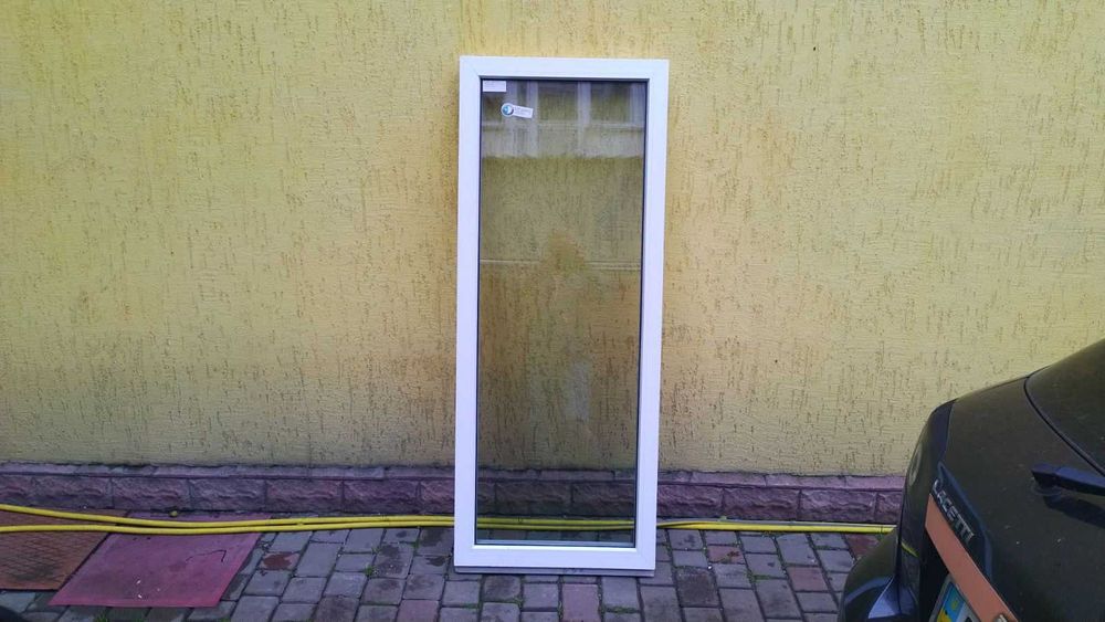 Вікно глухе пластикове вживане 630х1570 Окно пластиковое б/у