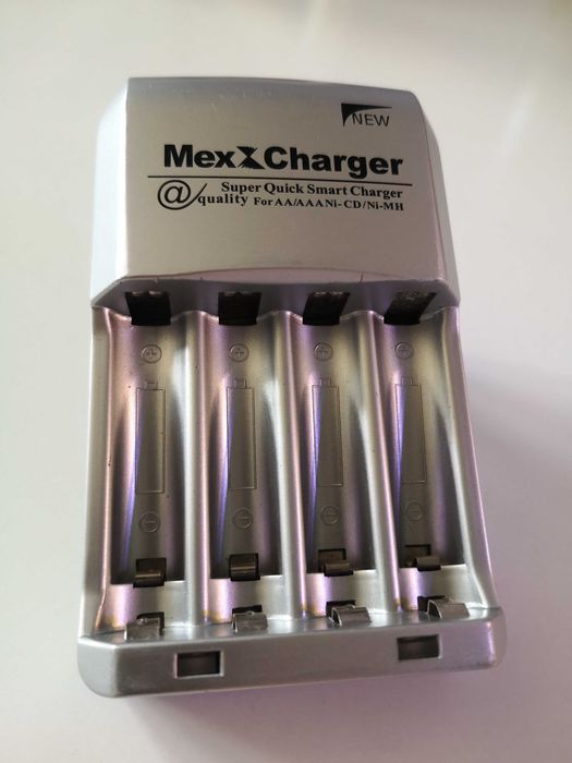 Ładowarka do akumulatorów AA/AAA NI-CD/Ni-MH Mexcharger-01
