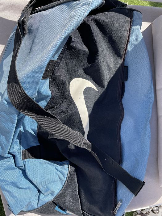 Saco desportivo Nike em bom estado.