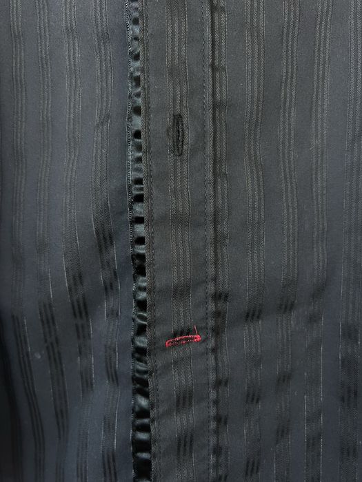 Camisa GUESS preta M made in UAE