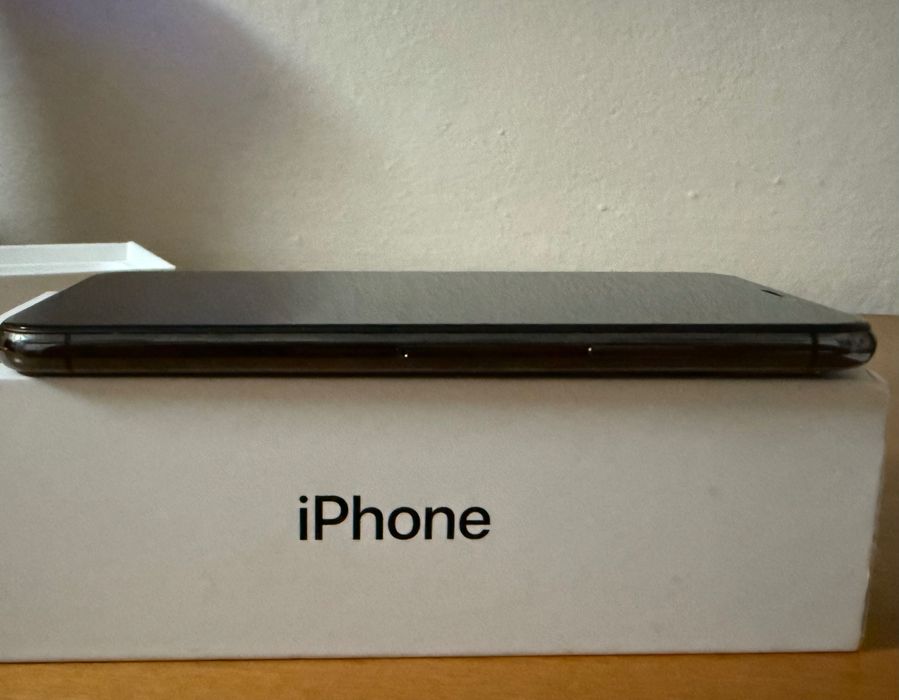 iPhone X 64GB como novo.