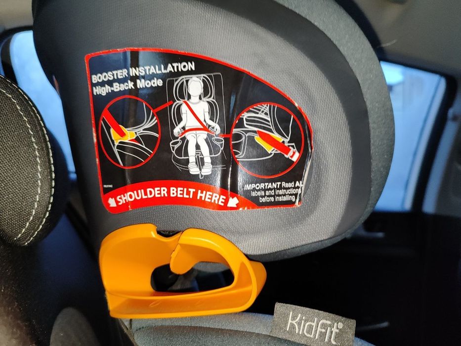 Автокрісло Chicco Kidfit 4 - 12 років