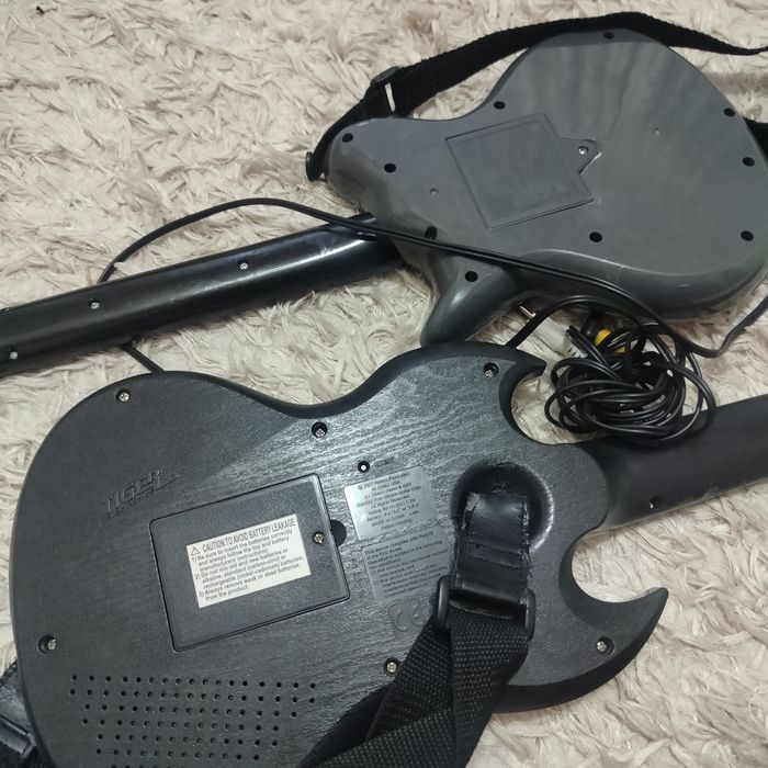 Продам электрогитару игрушечная