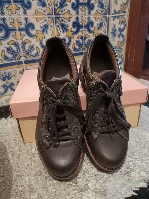Sapatos Castanhos de Senhora Nr35