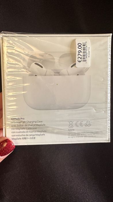 Навушники Apple AirPods Pro за символічну ціну