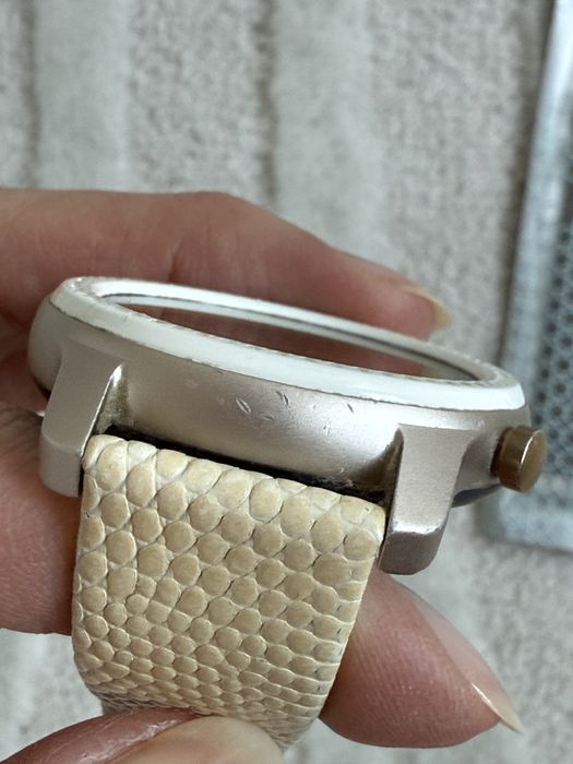 Smartwatch AMAZFIT GTR 42mm Swarovski limited edition