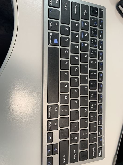 Wireless keyboard with bt and 2.4g64584569138690122