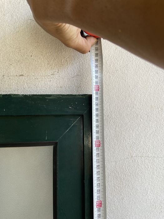 Porta de aluminio verde com vidros