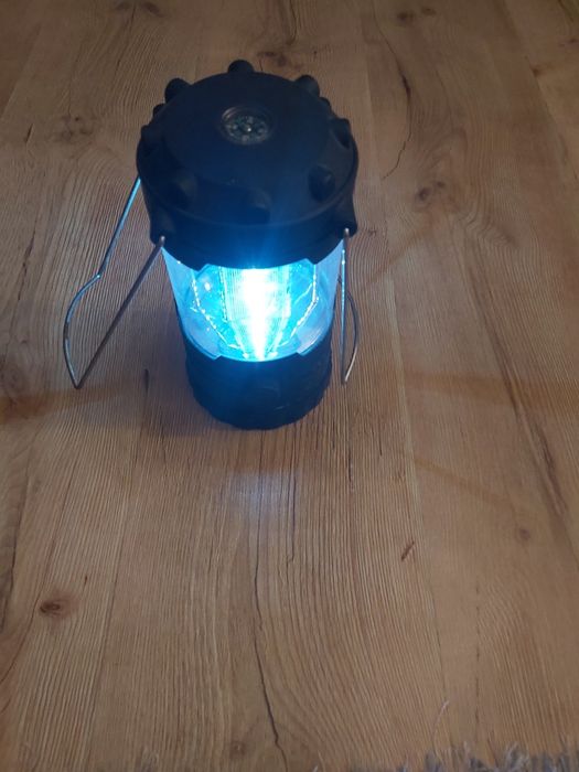Lampa turystyczna z busolą na baterie R20