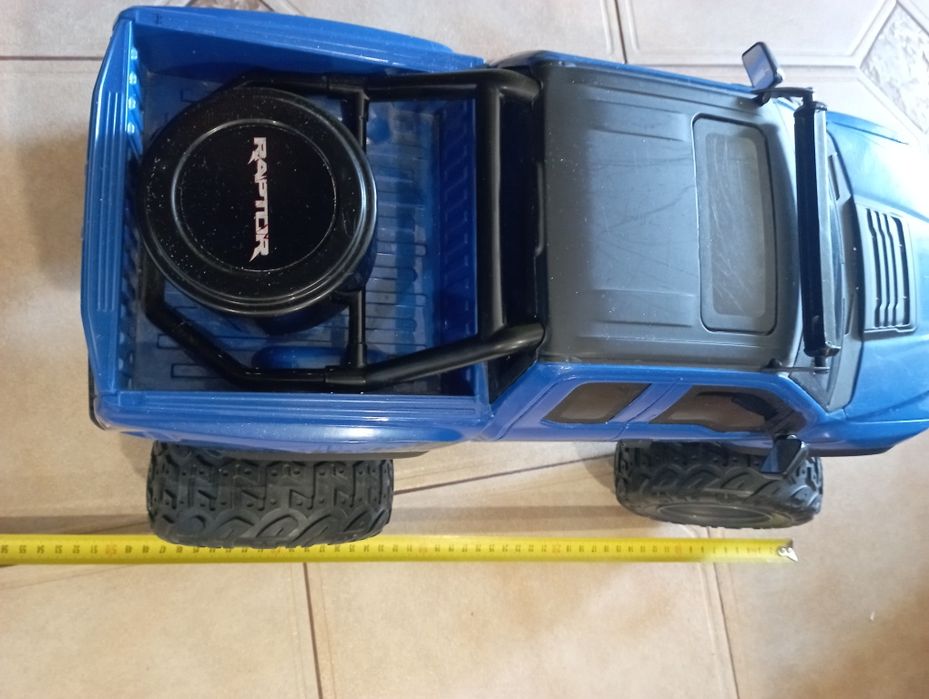 Машинка Ford F-150 raptor на радіокеруванні