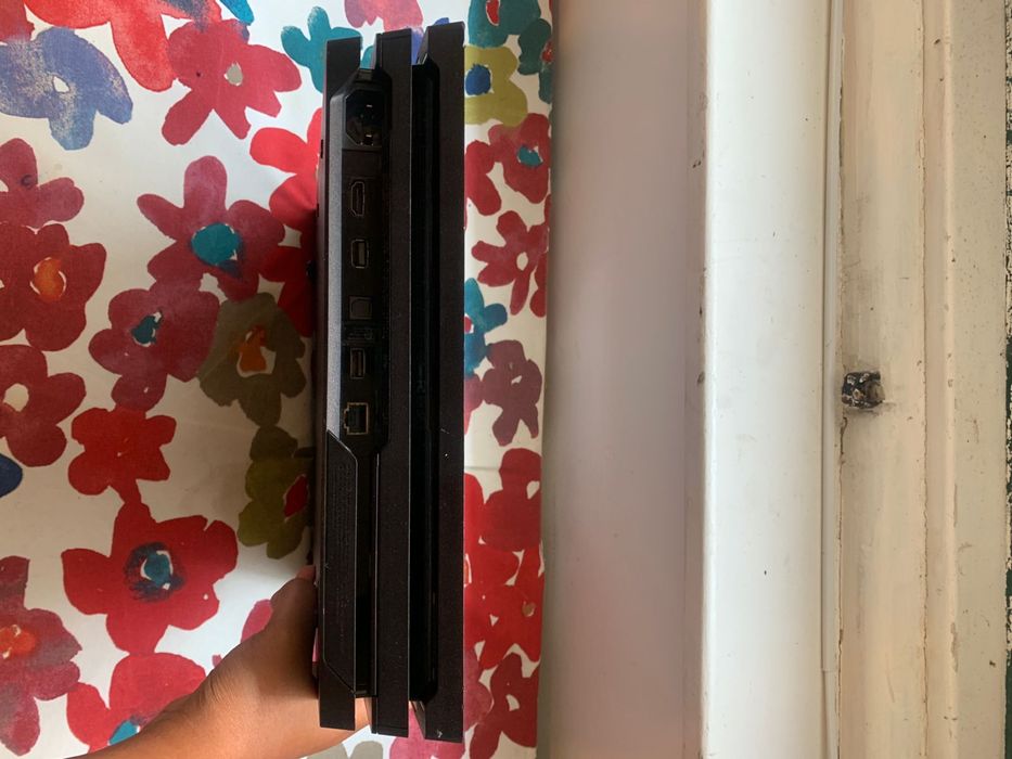 Playstation 4 Pro 1TB