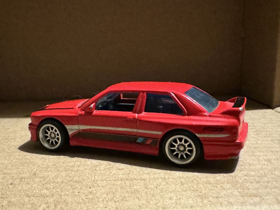 Hot wheels на резиновых колесах