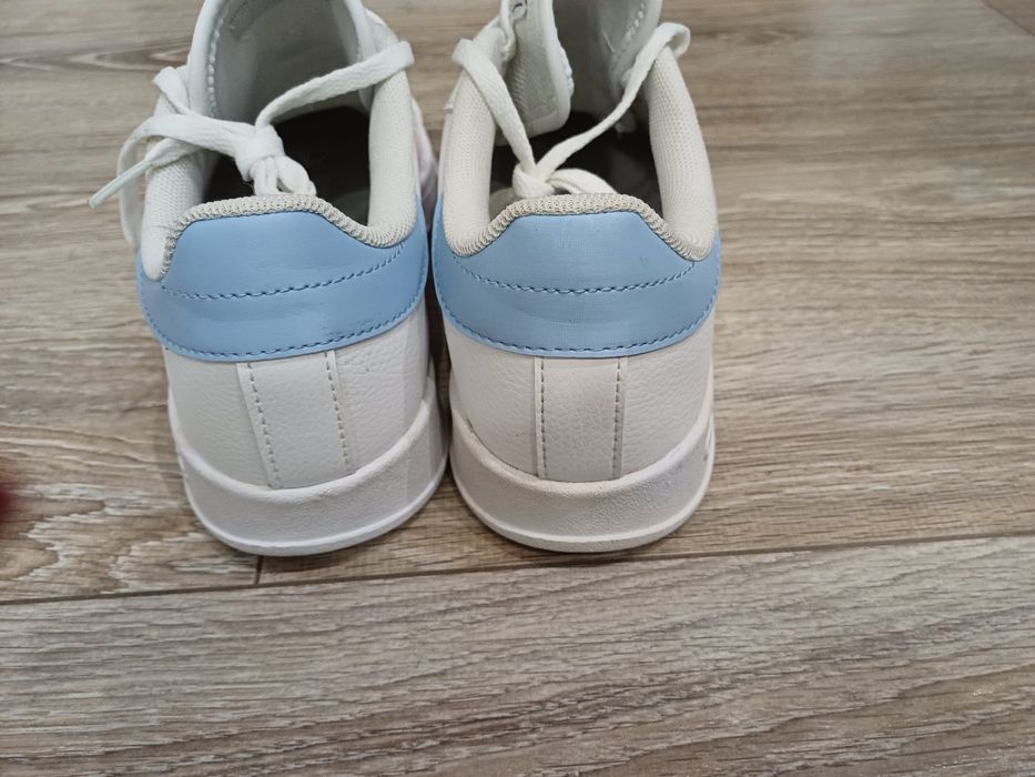 Damskie adidasy sneakersy Adidas rozm 37,5.