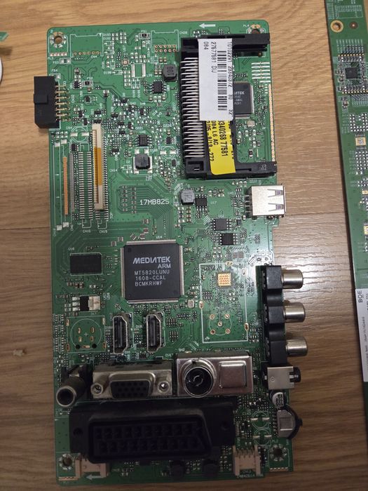 Vendo conjunto de peças TV Qilive 32 polegadas - ou à peça