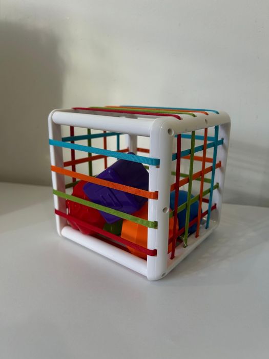 Дитячі іграшки  розвиваючі