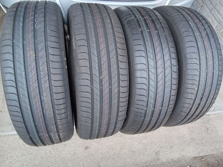 Sprzedam 4 opony 215/65/16
