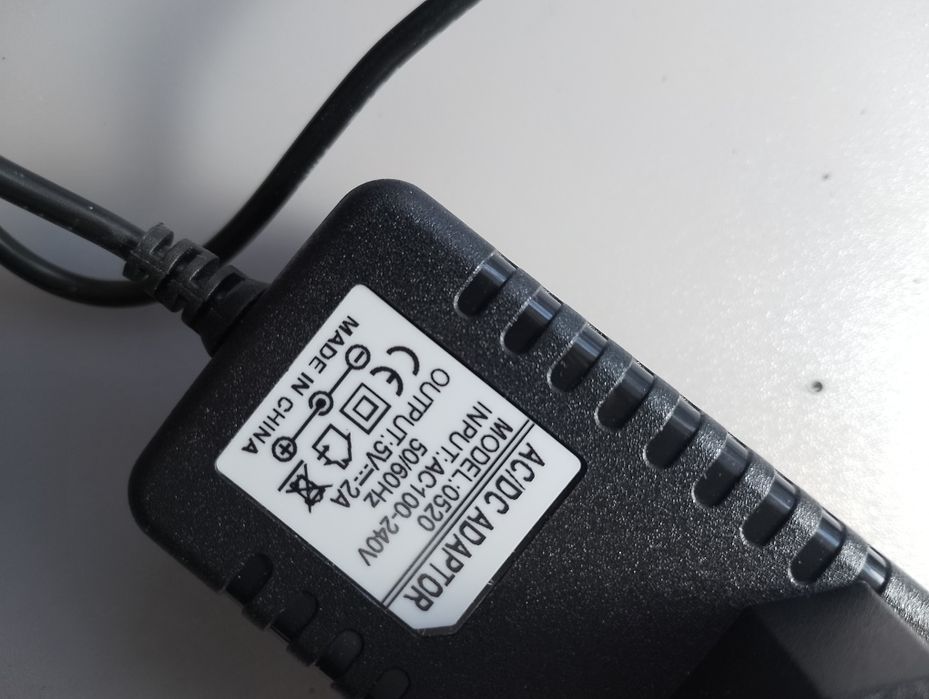 Джерело безперебійного живлення для роутера