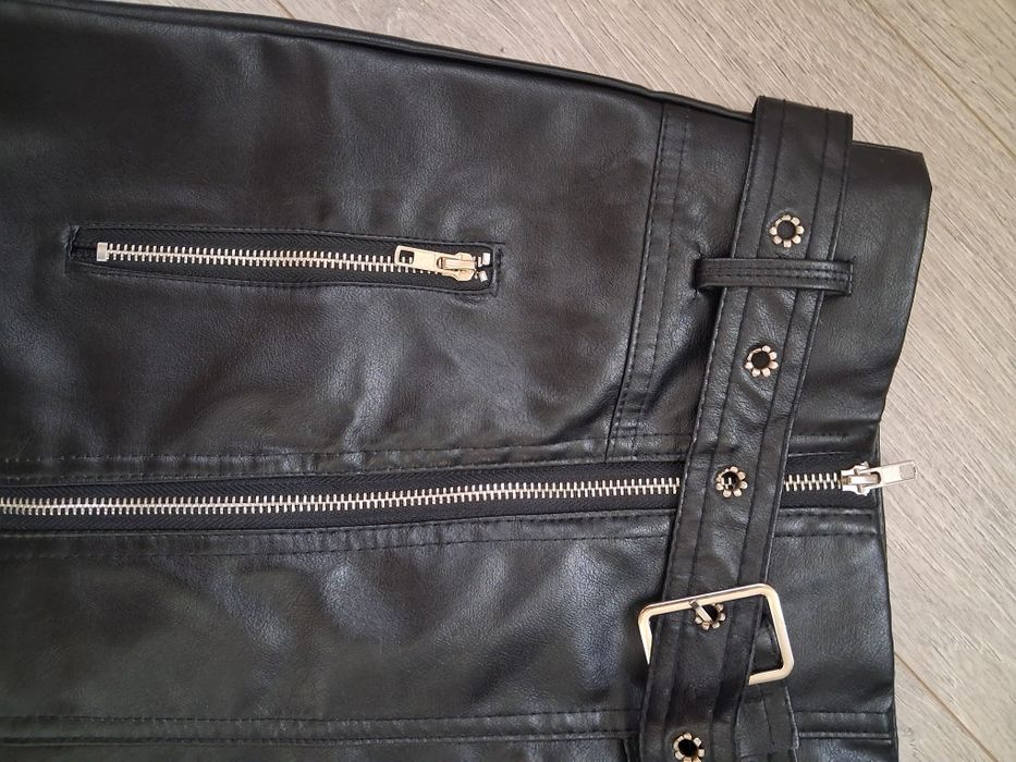 Жіноча спідниця в розмірі М