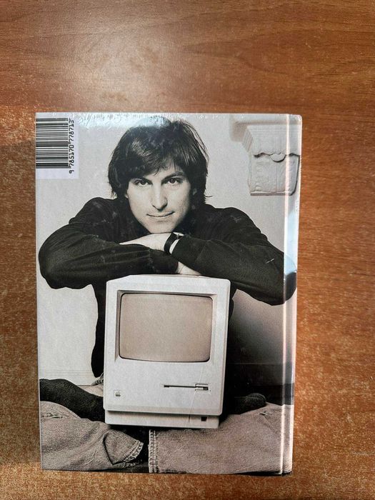 Книга Стив Джобс. Биография. Автор - Айзексон Уолтер