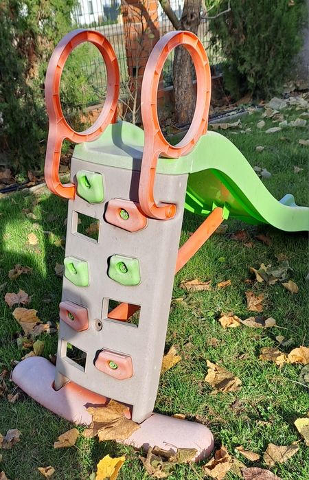 Zjeżdżalnia ogrodowa że zjazdem o długości 2m