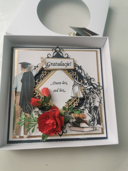 Kartka  urodzinowa gratulacyjna dla studenta prawa.