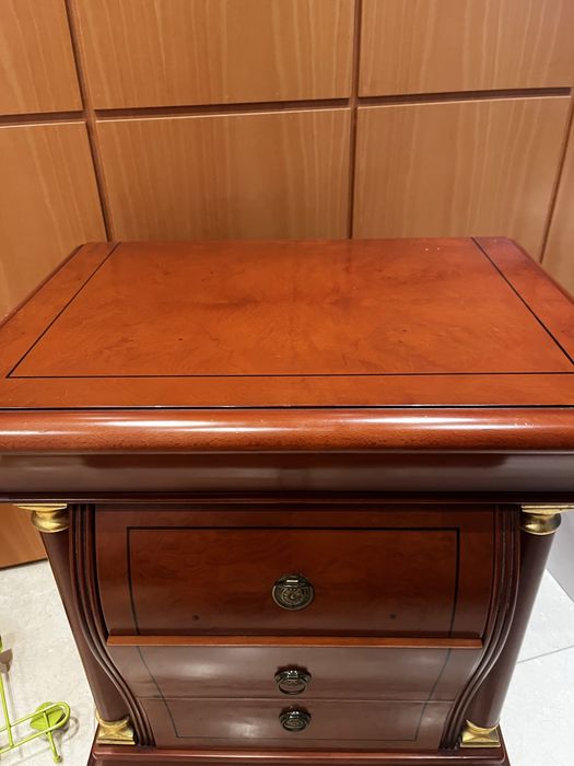 Mesas de Cabeceira em Madeira Maciça (2 Unidades)