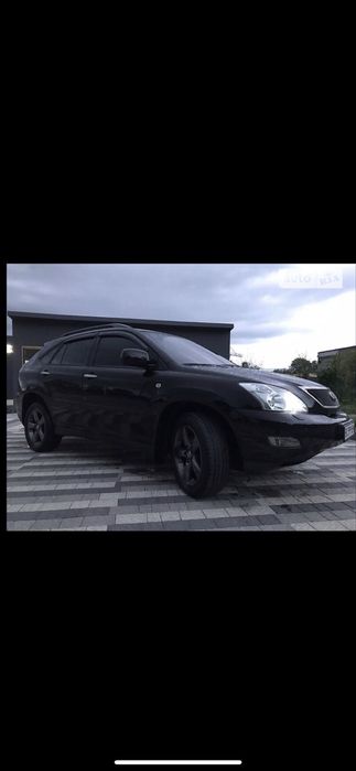 продам автомобіль Lexus