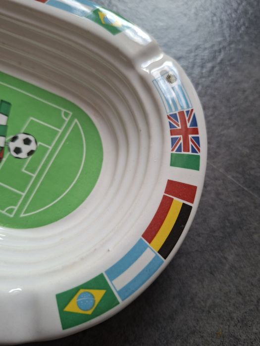 Pamiątka sportowa- popielniczka MŚ Włochy