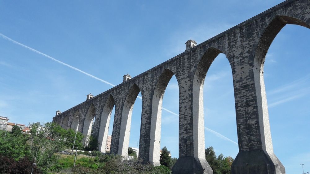 Empresa tvde e turismo de 2018 com 2 carros quitados