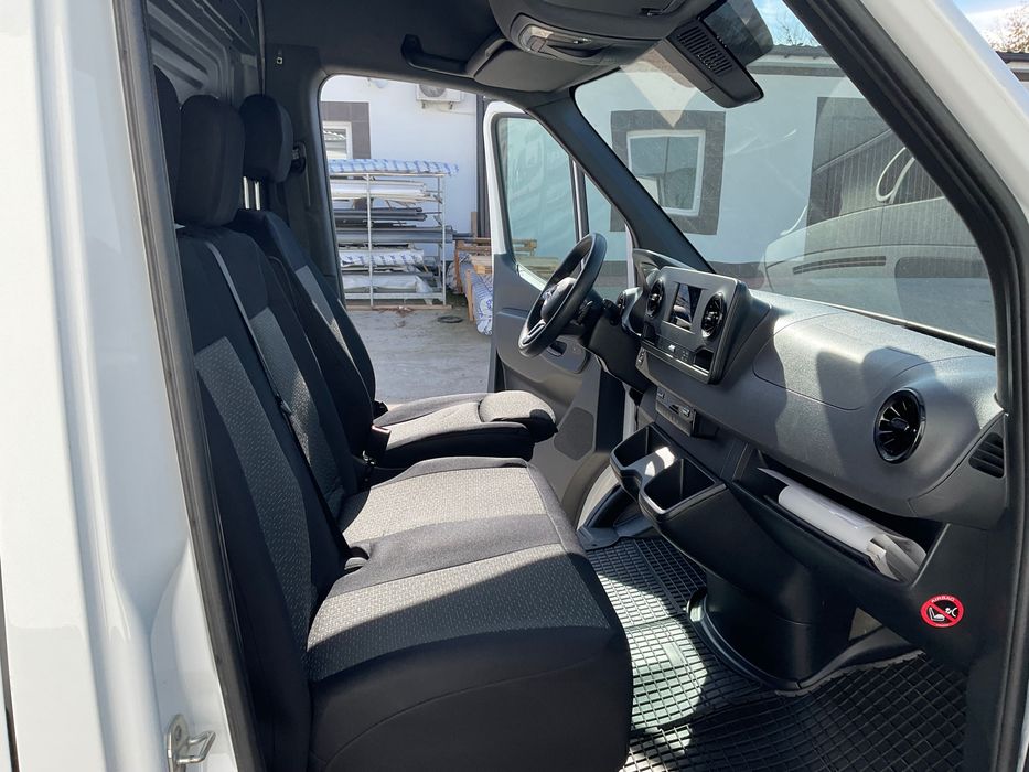 Wynajem wypożyczalnia bus busów Wrocław 24/7 Mercedes Sprinter Automat