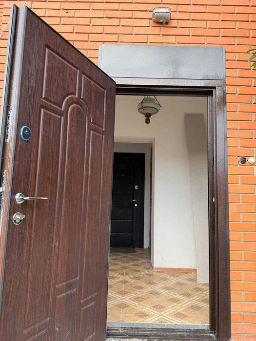 Продам квартиру 80 м2 з євроремонтом в центрі Бородянки